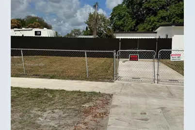 16320 NW 19 Ct, Miami Gardens, FL 33054 - Photo 5