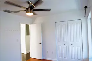 422 SW 88th Pl, Miami, FL 33174 - Photo 13