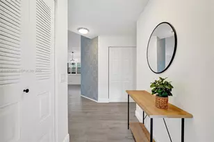 9304 Arborwood Cir, Davie, FL 33328 - Photo 3