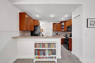 9304 Arborwood Cir, Davie, FL 33328 - Photo 33