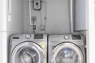 1762 NW 15th St, Miami, FL 33125 - Photo 15