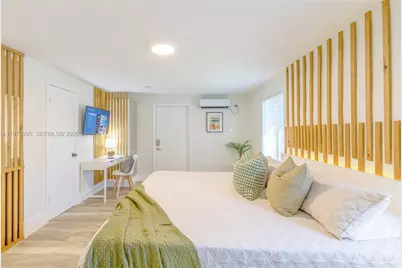 1836 NW 16th Ter, Miami, FL 33125 - Photo 11