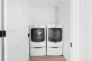 461 SW 1st St, Boca Raton, FL 33432 - Photo 17