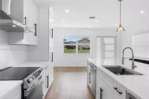 461 SW 1st St, Boca Raton, FL 33432 - Photo 9