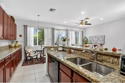 728 SE 2nd St, Pompano Beach, FL 33060 - Photo 7