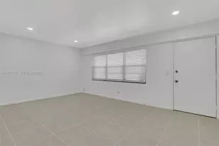 251 SW 132nd Way, Pembroke Pines, FL 33027 - Photo 5