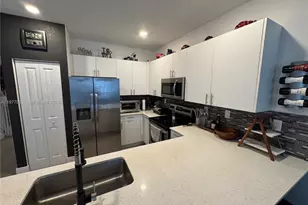 2604 SE 19th St, Homestead, FL 33035 - Photo 7