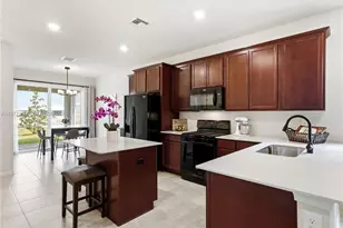 10581 SW Captiva Dr, Port Saint Lucie, FL 34987 - Photo 11