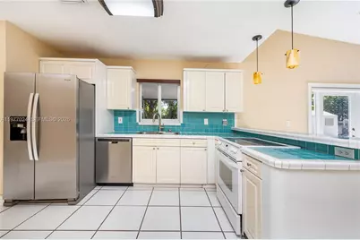 12930 SW 190th St, Miami, FL 33177 - Photo 9