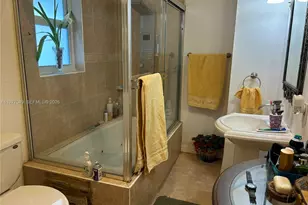 11219 SW 33 Rd Circle Pl 11219 SW 33 Rd Cir Pl, Miami, FL 33165 - Photo 9