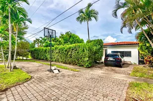 10450 NE 5th Ave, Miami Shores, FL 33138 - Photo 21