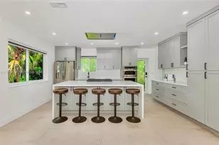 10450 NE 5th Ave, Miami Shores, FL 33138 - Photo 11
