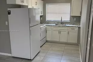 931 SW 80th Ave, North Lauderdale, FL 33068 - Photo 3