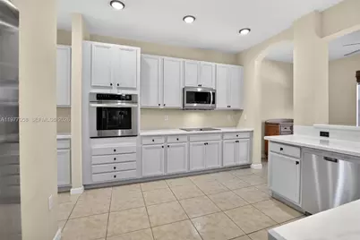 19151 N Hibiscus St, Weston, FL 33332 - Photo 3