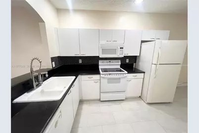 4259 SW 10th Ct, Deerfield Beach, FL 33442 - Photo 5