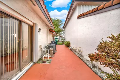 10528 SW 118th Pl, Miami, FL 33186 - Photo 37