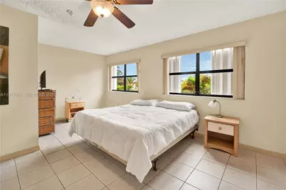 10528 SW 118th Pl, Miami, FL 33186 - Photo 23