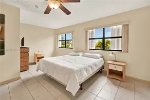 10528 SW 118th Pl, Miami, FL 33186 - Photo 23