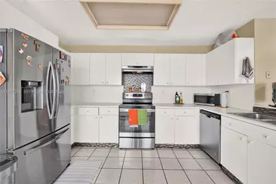 10528 SW 118th Pl, Miami, FL 33186 - Photo 17