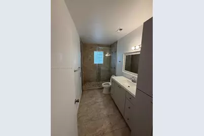 1585 W 53rd St, Hialeah, FL 33012 - Photo 7