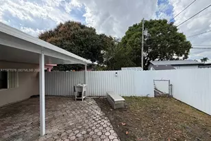 1585 W 53rd St, Hialeah, FL 33012 - Photo 21