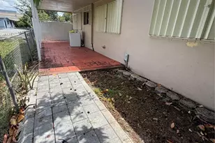 1585 W 53rd St, Hialeah, FL 33012 - Photo 25