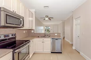 7919 NW 20th St, Pembroke Pines, FL 33024 - Photo 11