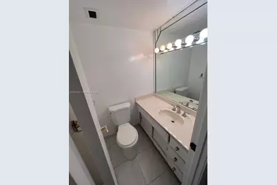 300 Bayview Dr #611, Sunny Isles Beach, FL 33160 - Photo 5