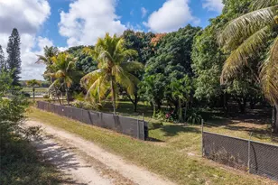 15401 SW 212th St, Miami, FL 33187 - Photo 43