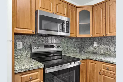 15401 SW 212th St, Miami, FL 33187 - Photo 13