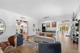 1028 NE 84th St, Miami, FL 33138 - Photo 9