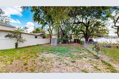 2760 NW 58th St, Miami, FL 33142 - Photo 27