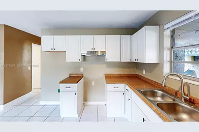 2760 NW 58th St, Miami, FL 33142 - Photo 13