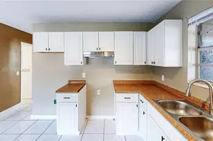 2760 NW 58th St, Miami, FL 33142 - Photo 13