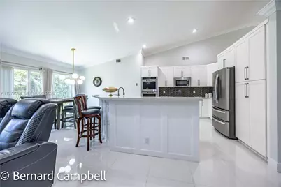 1210 NW 193rd Ave, Pembroke Pines, FL 33029 - Photo 5