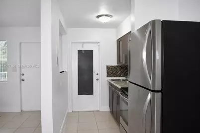 16851 NE 21st Ave #14, North Miami Beach, FL 33162 - Photo 9