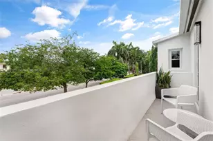 2887 Pine Tree Dr, Miami Beach, FL 33140 - Photo 27