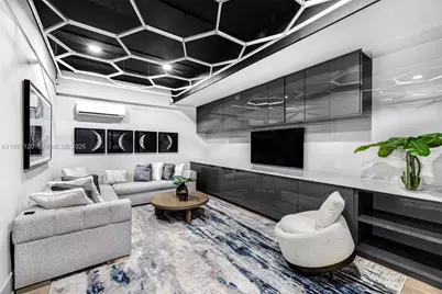 2887 Pine Tree Dr, Miami Beach, FL 33140 - Photo 35