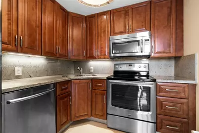 3401 N Country Club Dr #510, Aventura, FL 33180 - Photo 13