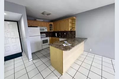 8005 Lake Dr #404, Doral, FL 33166 - Photo 33