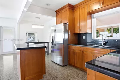 1455 NE 180th St, North Miami Beach, FL 33162 - Photo 11