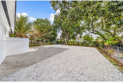 250 NW 98th St, Miami, FL 33150 - Photo 27