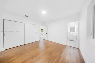 250 NW 98th St, Miami, FL 33150 - Photo 17