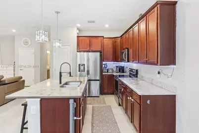 1402 Myrtle Oak Ter, Hollywood, FL 33021 - Photo 13