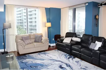 31 SE 6th St #1801, Miami, FL 33131 - Photo 7