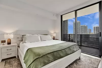 45 SW 9th St #2001, Miami, FL 33130 - Photo 9