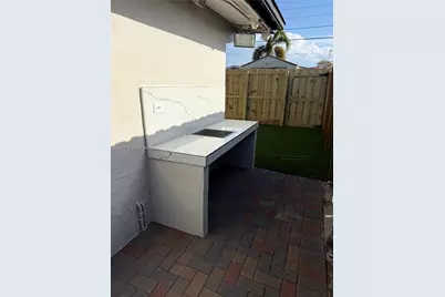 7910 NW 12th St, Pembroke Pines, FL 33024 - Photo 21