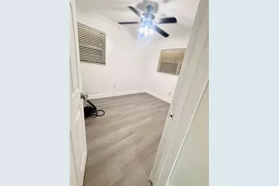 7910 NW 12th St, Pembroke Pines, FL 33024 - Photo 15