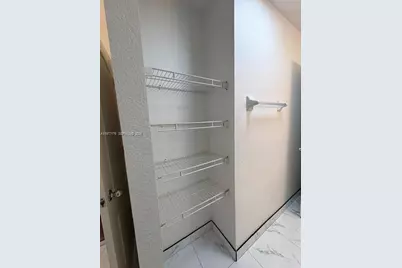 7664 NW 182nd Ter #105, Hialeah, FL 33015 - Photo 27