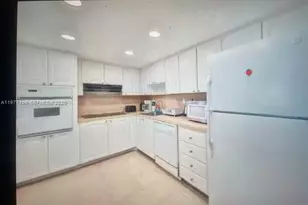 19370 Collins Ave, Sunny Isles Beach, FL 33160 - Photo 17